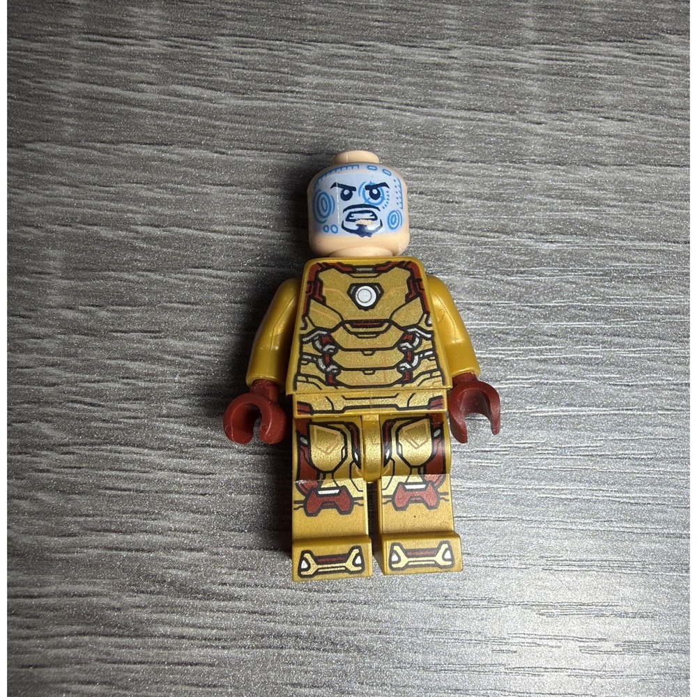 LEGO Marvel Iron Man Mark 42 Minifigure SH0065 76006 2013 (Missing Helmet)